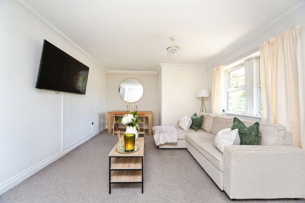 Property photo 3 of 14 Pbox-Img.Jpg