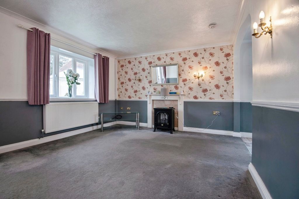 Property photo 2 of 15