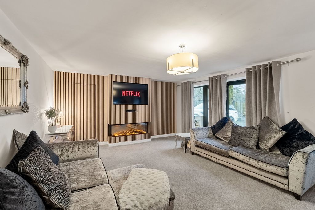 Property photo 2 of 26