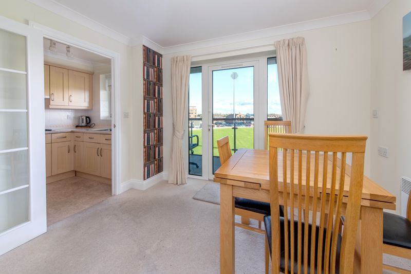 Property photo 3 of 11 Living Room