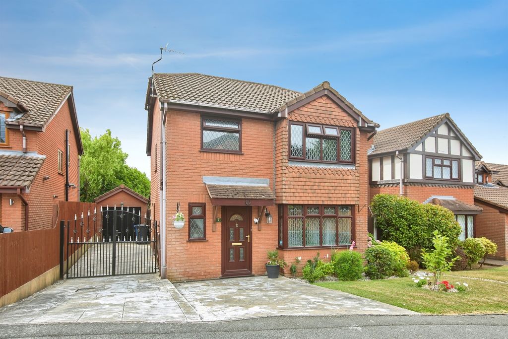 Property photo 1 of 18