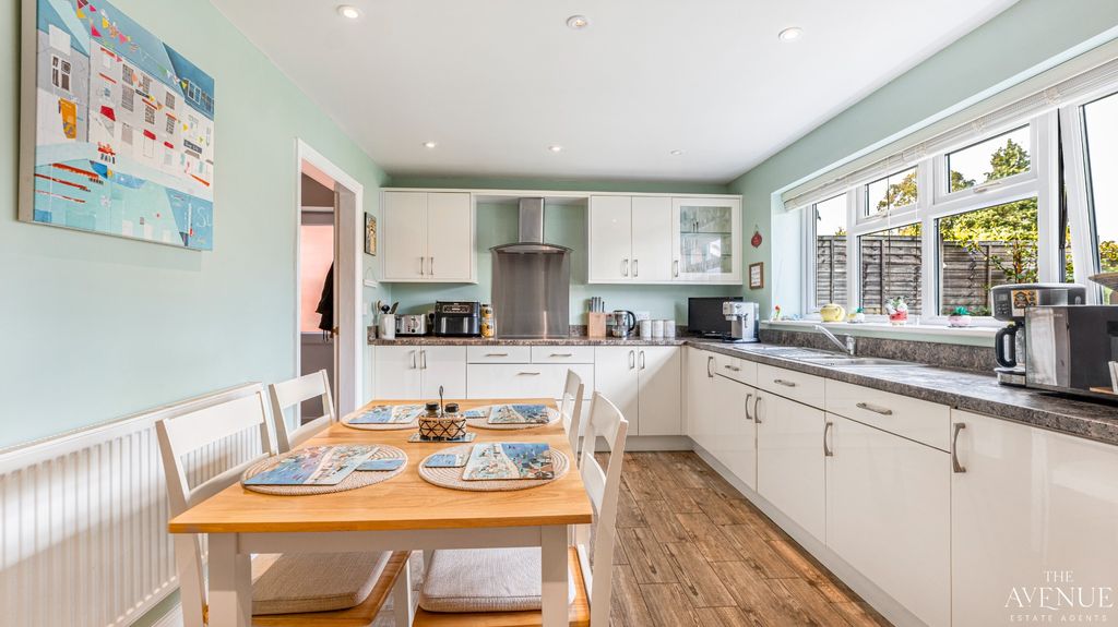Property photo 2 of 35 5523093