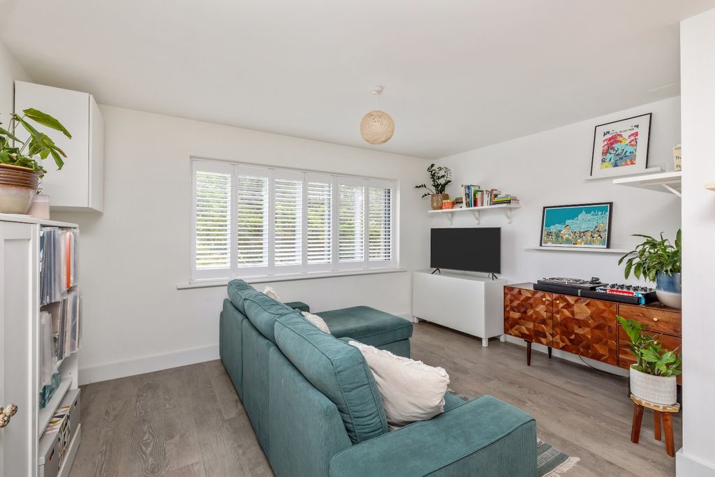 Property photo 3 of 13 4494769