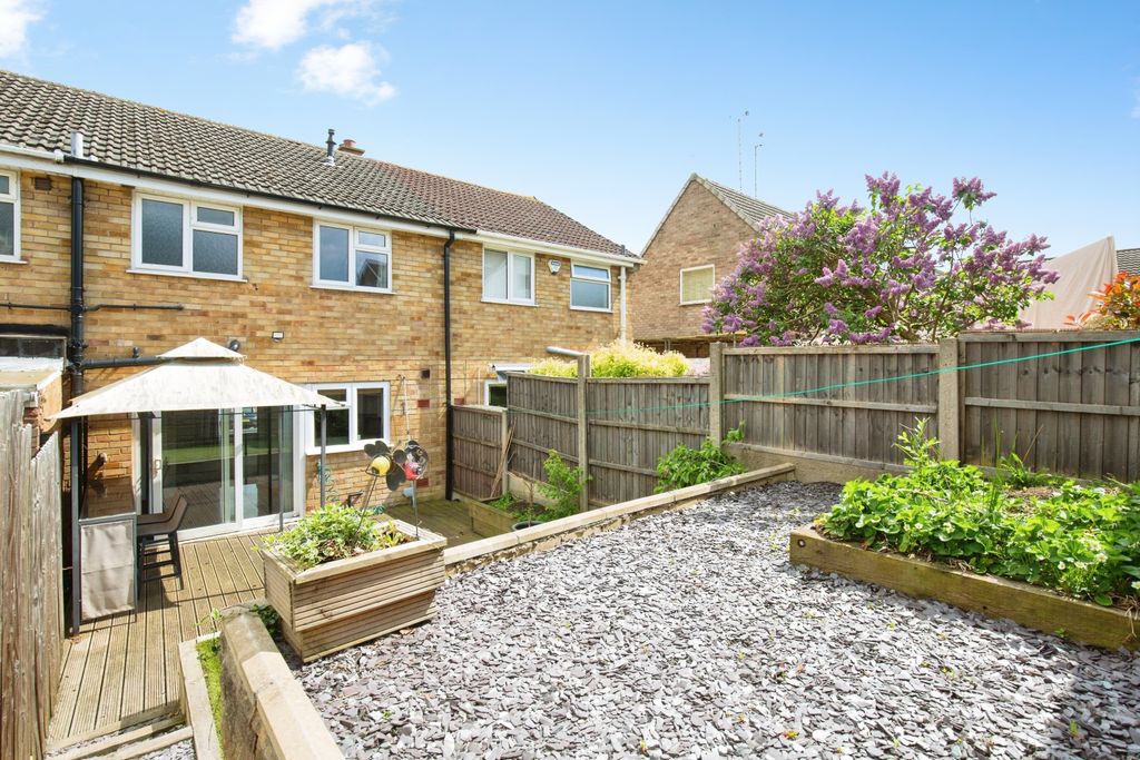 Property photo 3 of 18 c2A78B86-Mw26-103