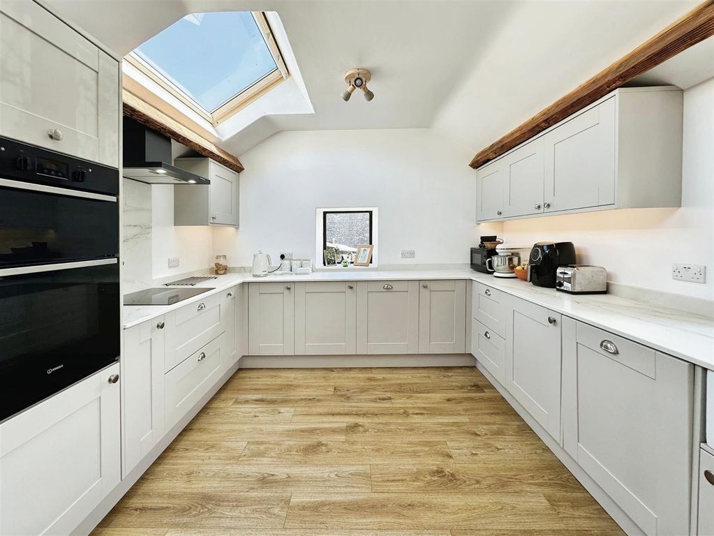 Property photo 3 of 50 Kitchen