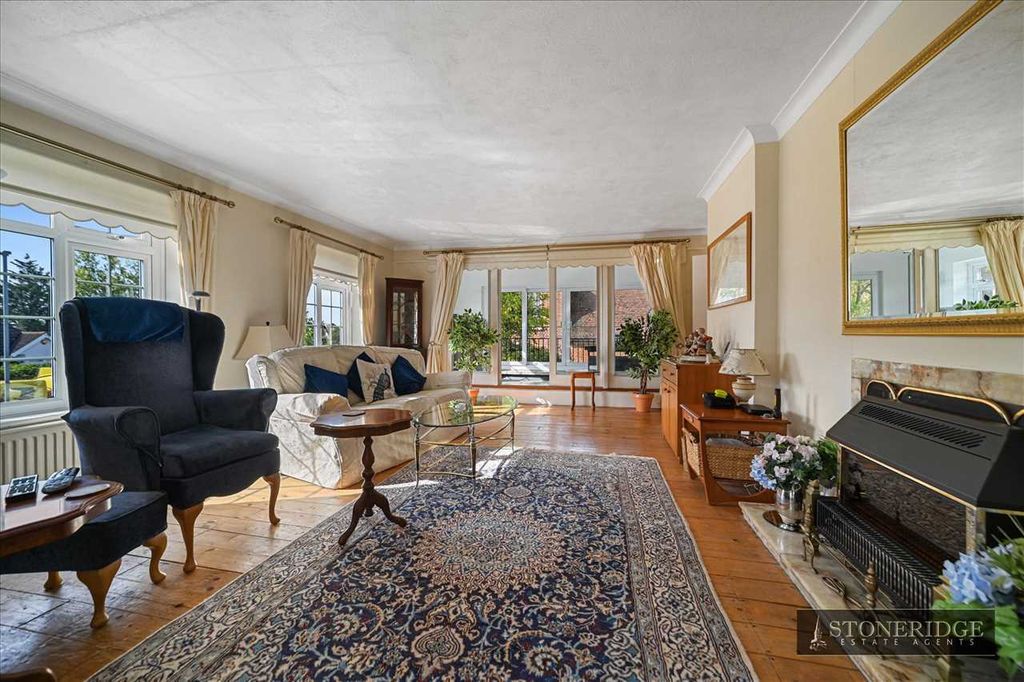 Property photo 2 of 32