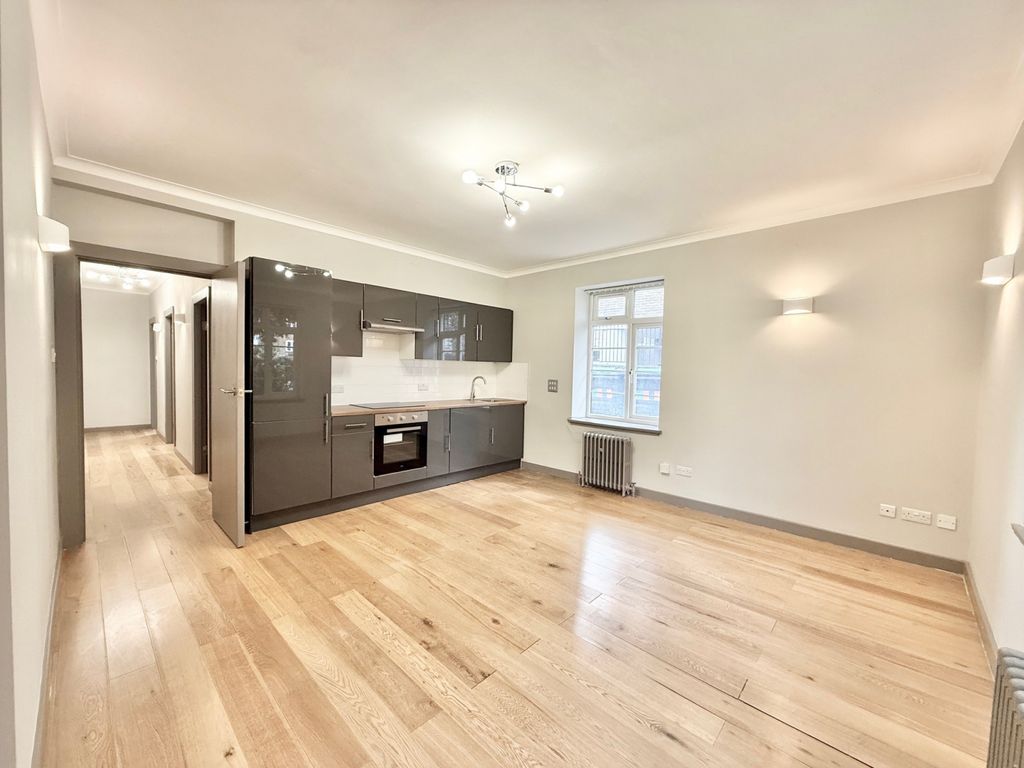 Property photo 2 of 17 Gallery