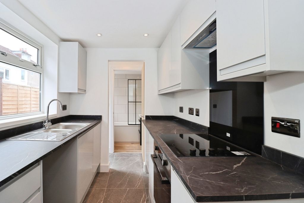 Property photo 3 of 14 Pbox-Img.Jpg