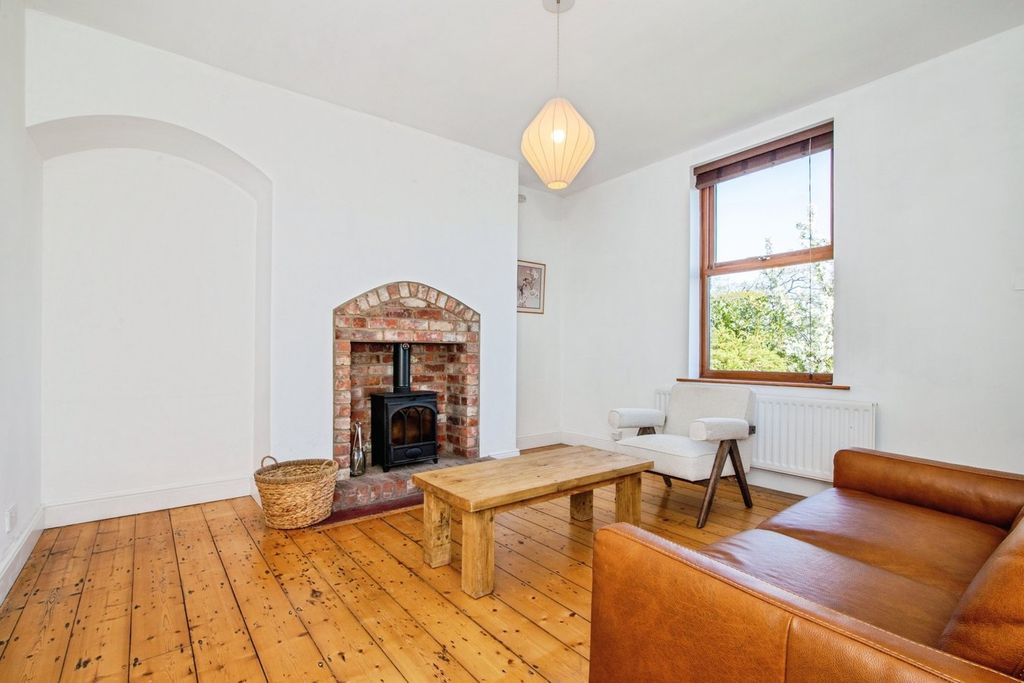 Property photo 2 of 23