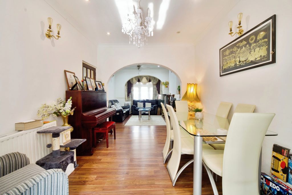 Property photo 1 of 15 Photography