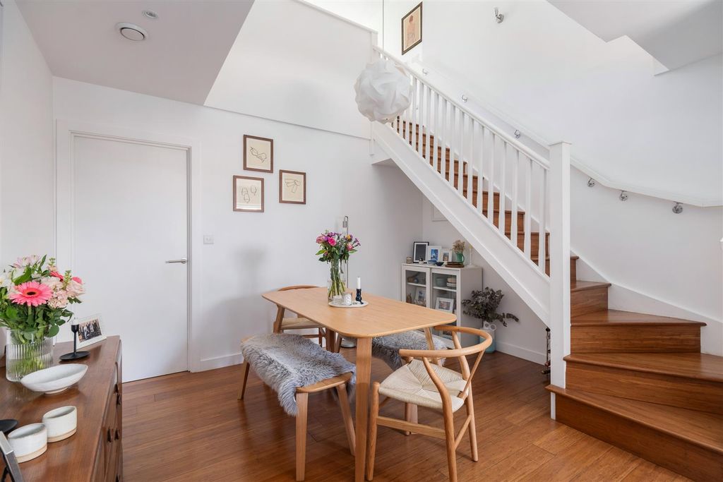 Property photo 2 of 35 Untitled (11 Of 35).Jpg