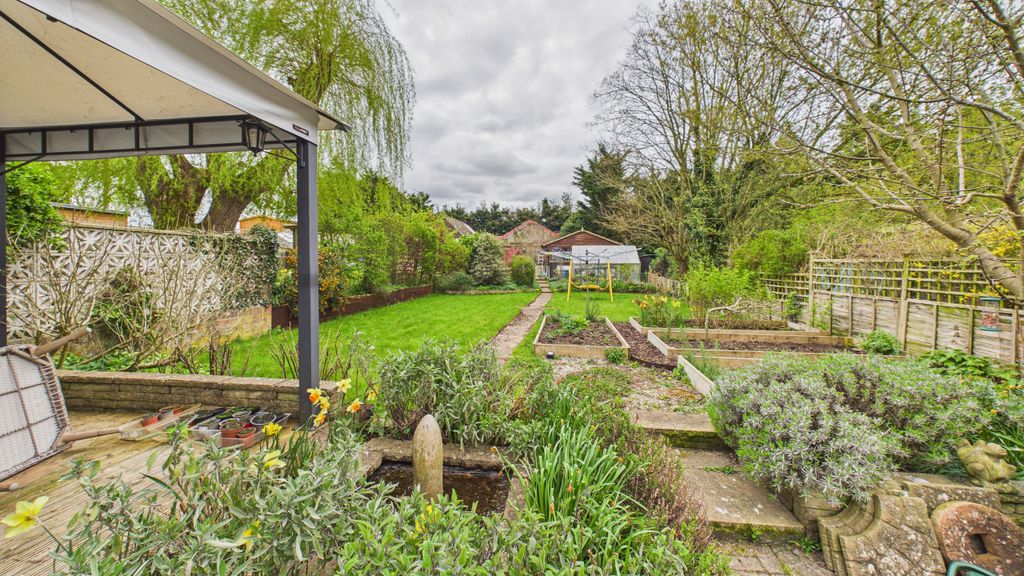 Property photo 2 of 26 Cam04968G0-Pr0111-Still026