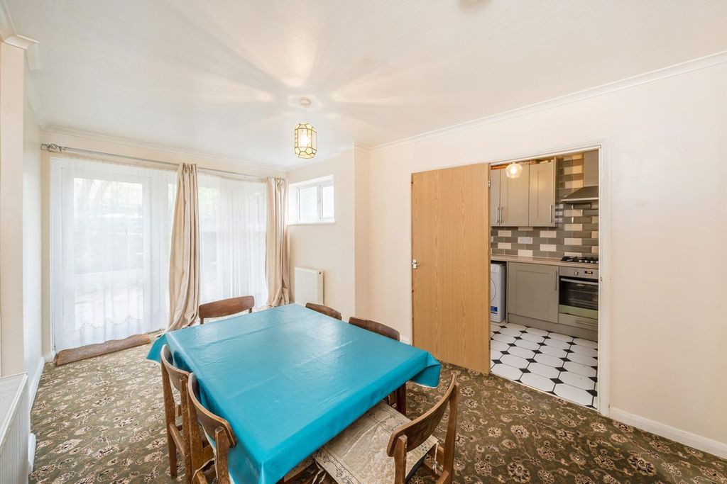 Property photo 3 of 7