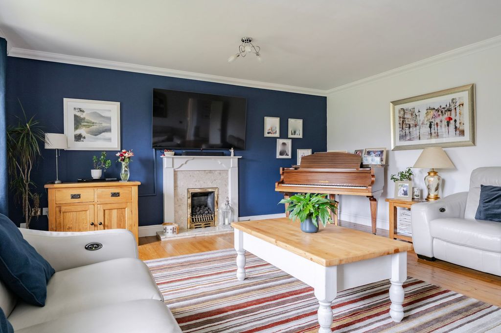 Property photo 3 of 25