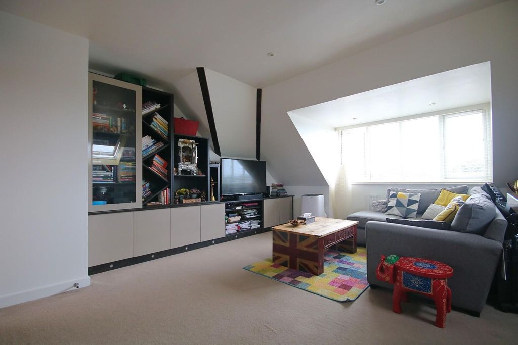 Property photo 3 of 14 liv1 (3).Jpg