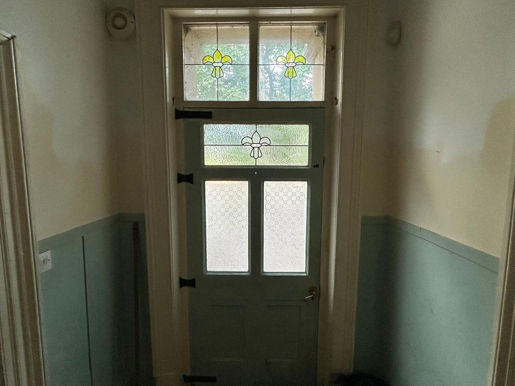 Property photo 2 of 23 Hallway