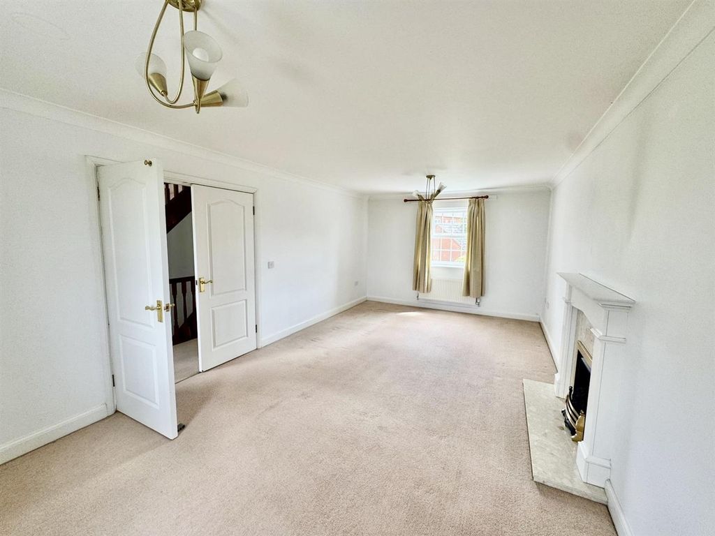 Property photo 3 of 39