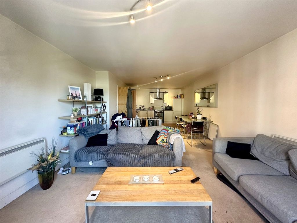 Property photo 2 of 13 Picture No. 11