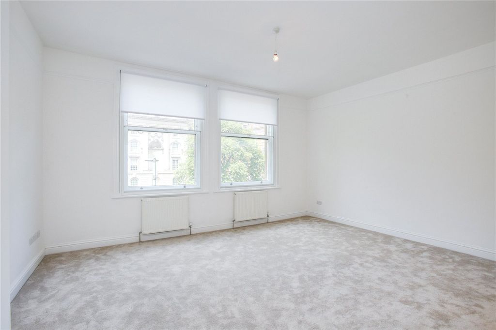 Property photo 1 of 8 Picture No. 01
