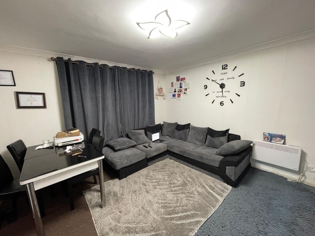 Property photo 2 of 5