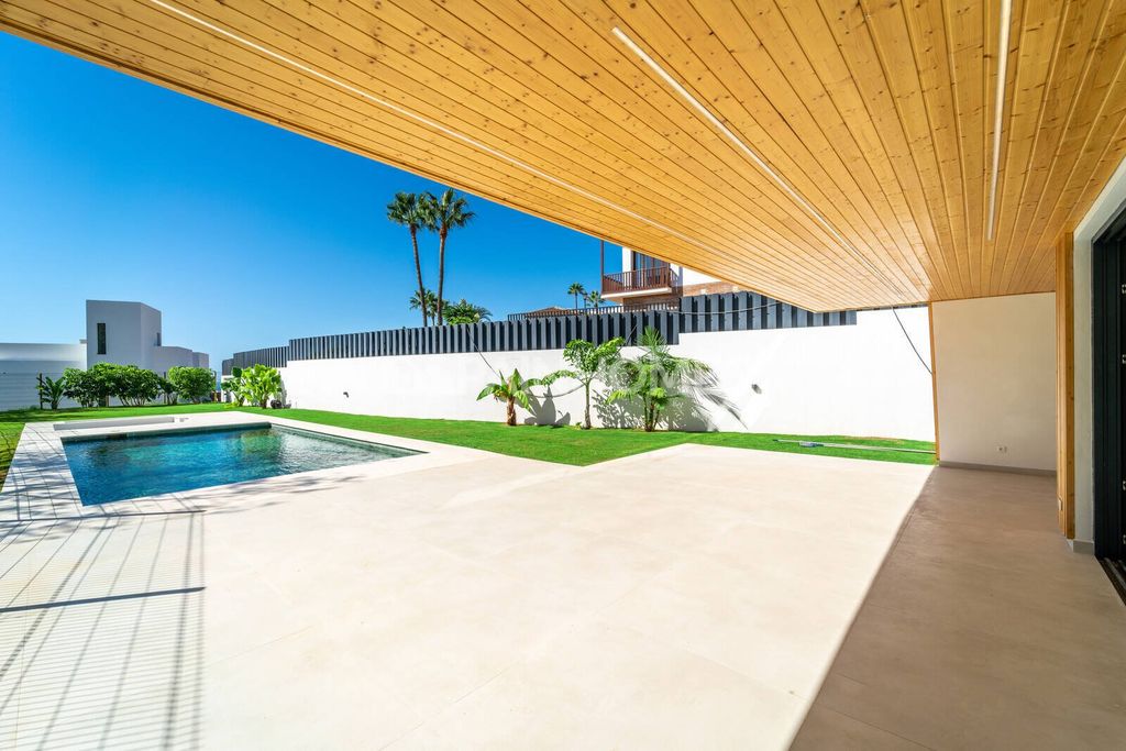 Property photo 2 of 35