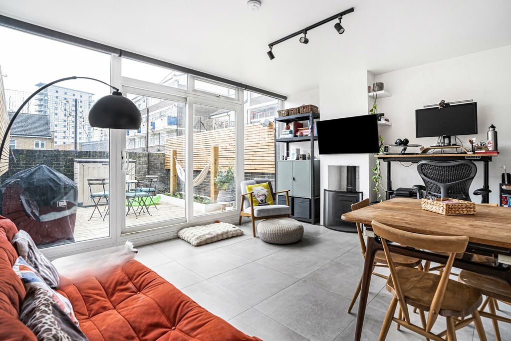 Property photo 1 of 18 Reception Room