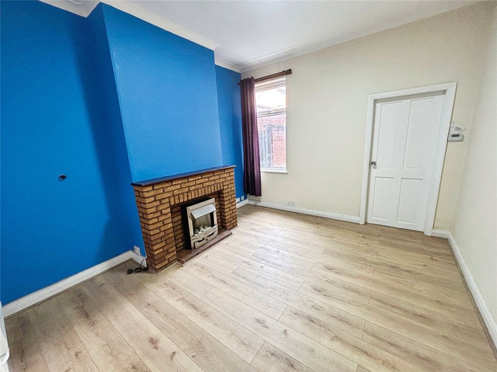 Property photo 2 of 11 Living Room