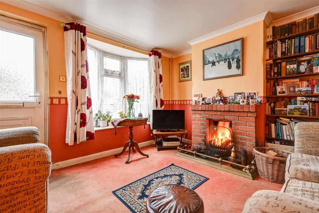 Property photo 3 of 14 Sitting Room Area 2.Jpg