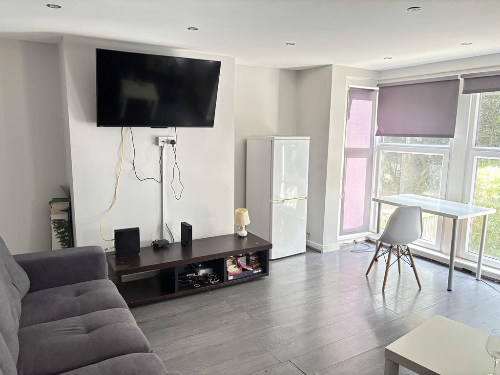 Property photo 3 of 14 9022375