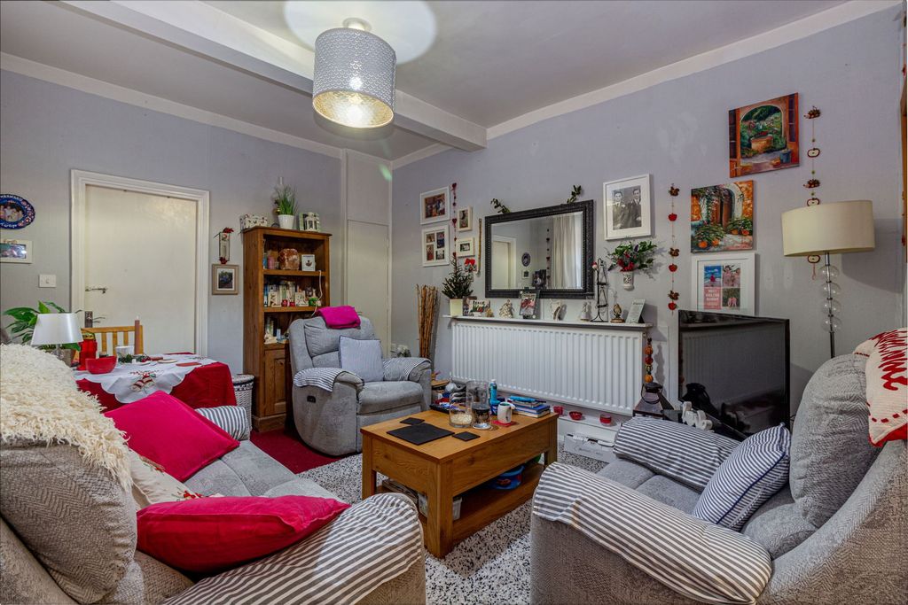 Property photo 3 of 20