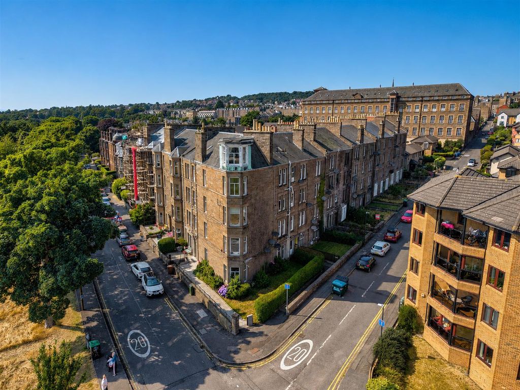 Property photo 2 of 22 3-3 83 Magdalen Yard Road Dundee (1).Jpg