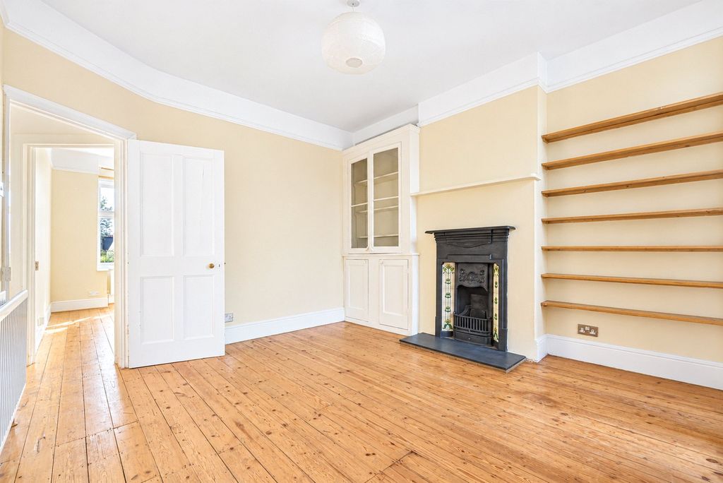 Property photo 2 of 15 Picture No. 28
