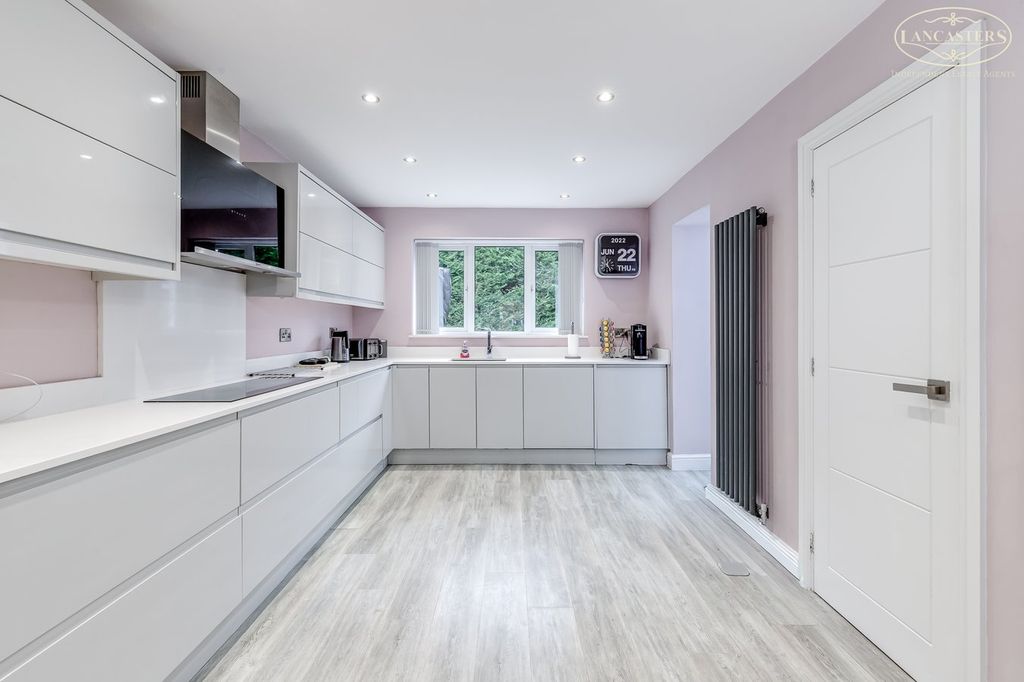 Property photo 2 of 22 Kitchen