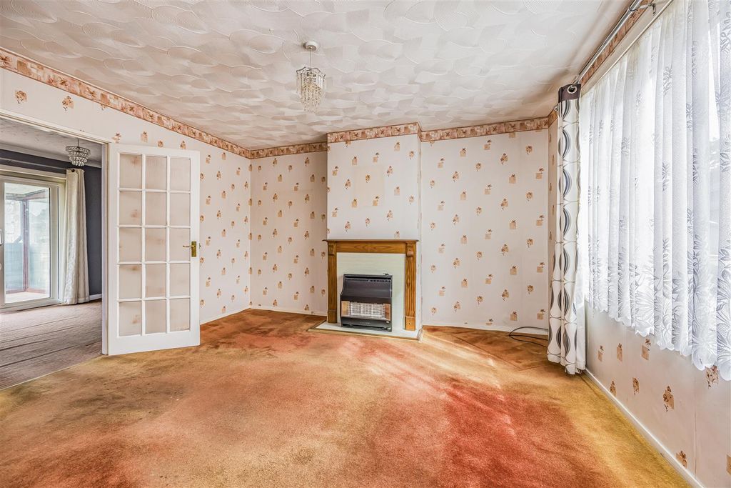 Property photo 3 of 25 73 Bramdean Drive, Havant-Porticomarketing-Soldby-