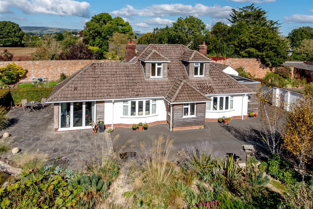 Property photo 1 of 33 Image01.Jpg