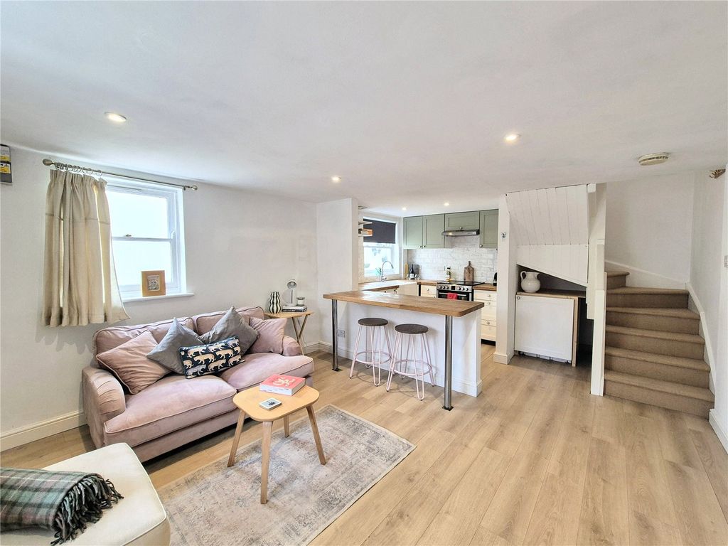Property photo 2 of 9 Picture No. 22