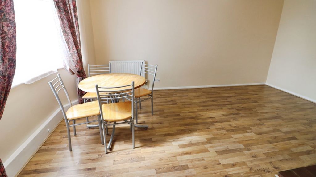 Property photo 3 of 11 Picture No. 02