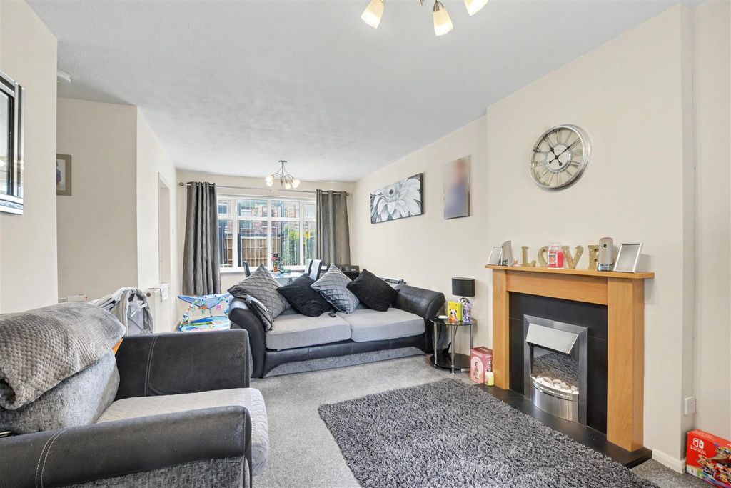 Property photo 2 of 12 Lounge_2.Jpeg