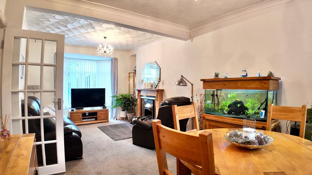 Property photo 2 of 25