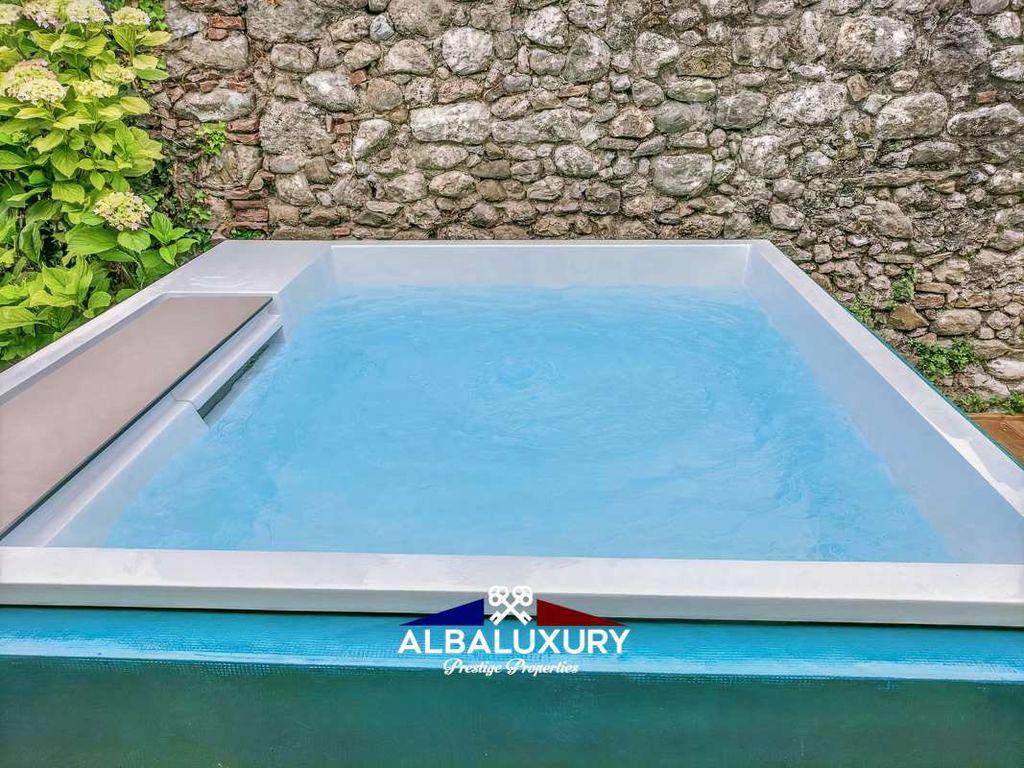 Property photo 3 of 43