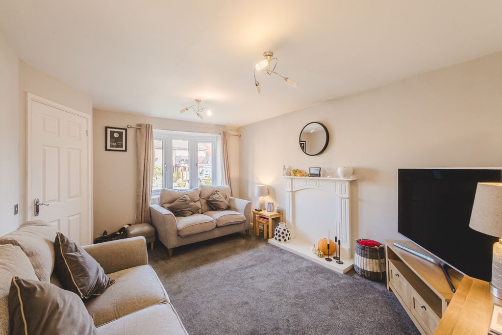 Property photo 2 of 22 4609694