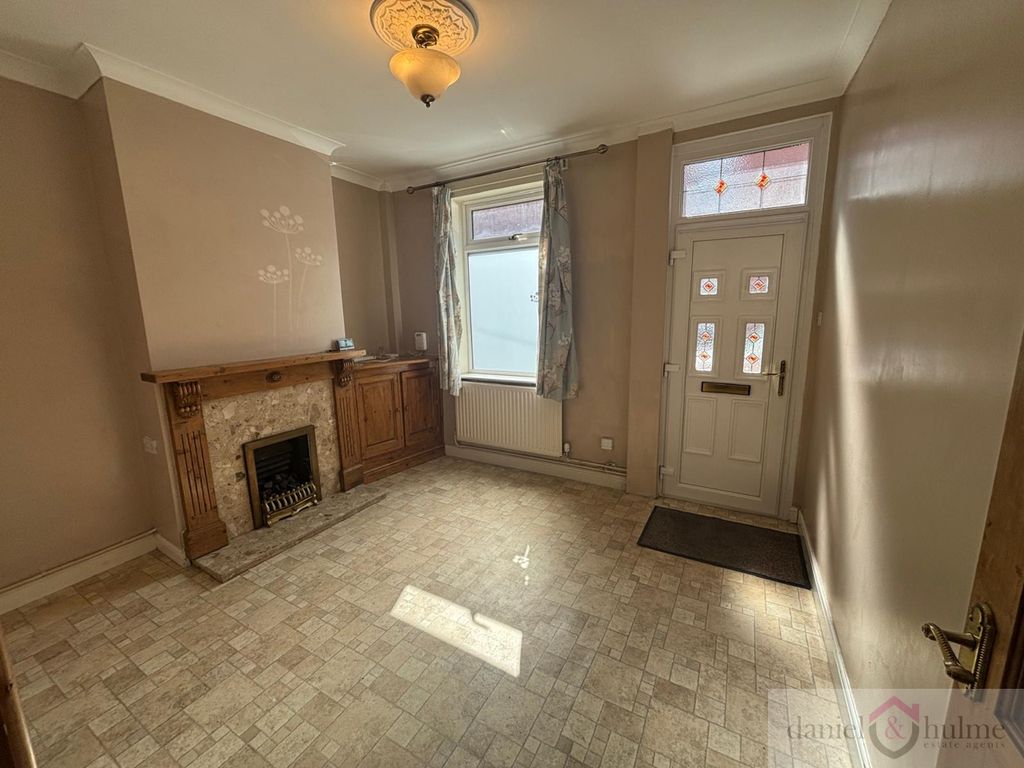 Property photo 3 of 29 F291Acaf-9494-4Dd2-914A-B3c2699d64Dd
