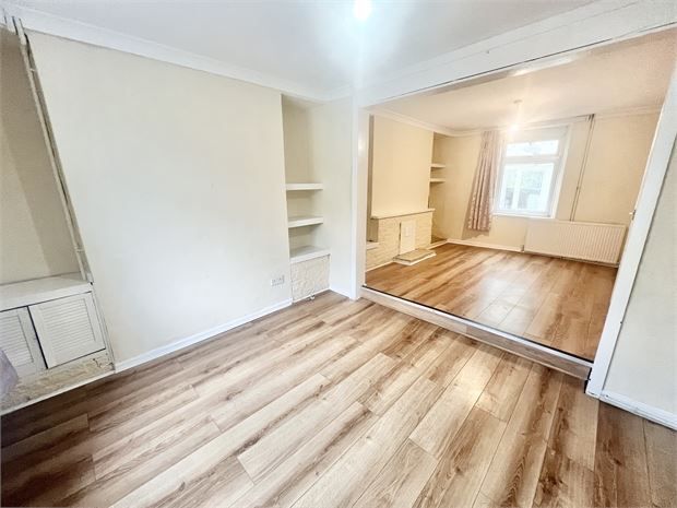 Property photo 2 of 8 Picture 2