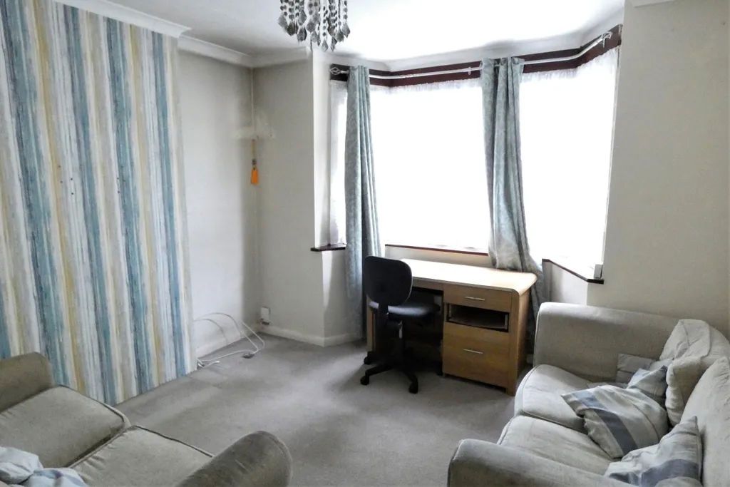 Property photo 2 of 6