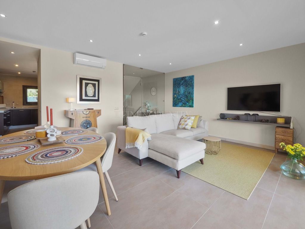 Property photo 3 of 30