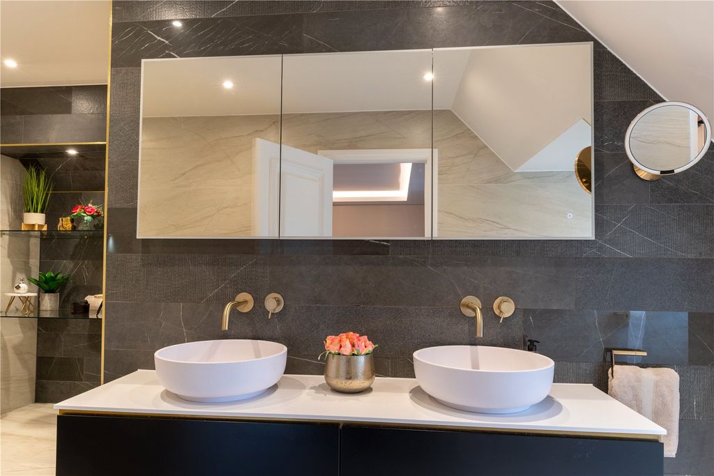 Additional image 19 of 5 bed detached house for saleDetached House Close To Station, Loughton, Essex IG10