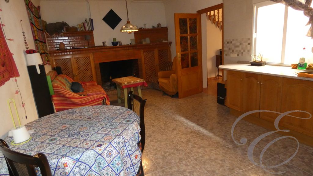 Property photo 2 of 19