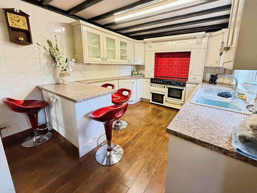 Property photo 3 of 26 Kitchen