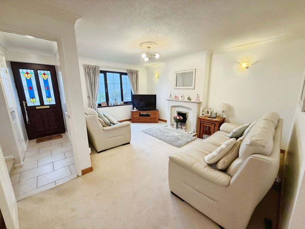 Property photo 2 of 42