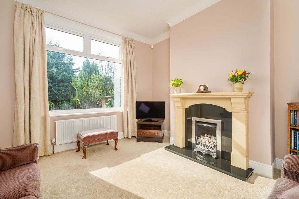 Property photo 2 of 29